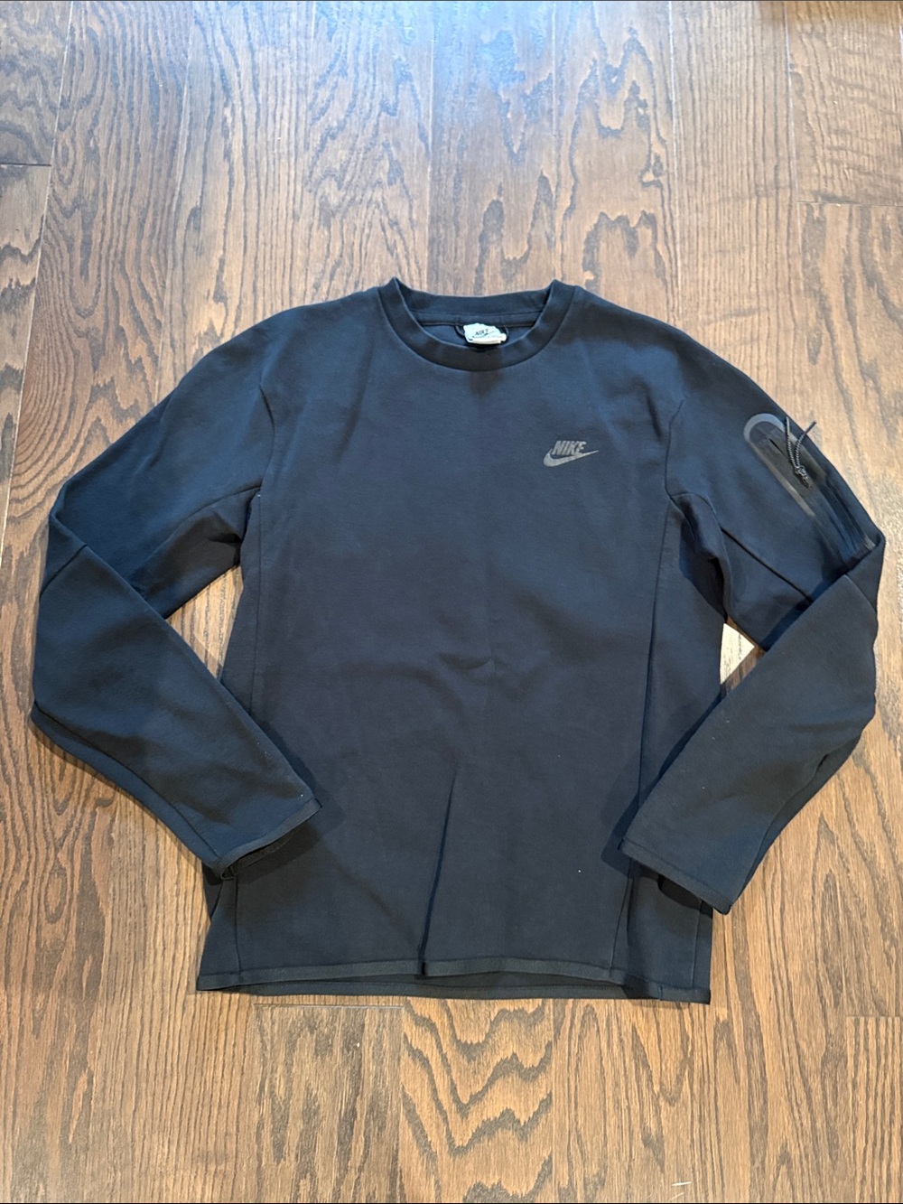 Nike tech Men's Black Crewneck Sweatshirt with Subtle Swoosh